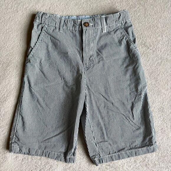 NWOT Carter’s boys pinstriped Bermuda shorts - Picture 1 of 6